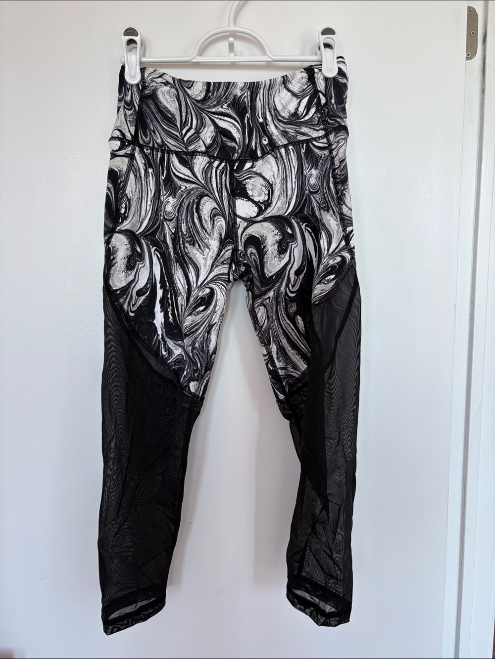 Victoria's Secret Sport Black & White Marble Leggings